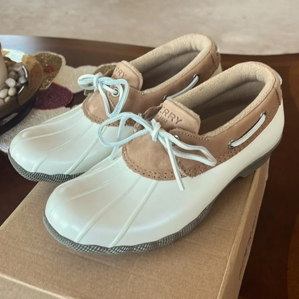 Brand New Sperry Saltwater 1-Eye Ivory Rain Boots Rubber Leather Collar Fleece